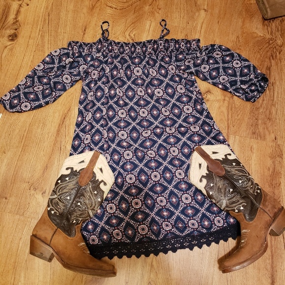 Dress - Picture 2 of 3